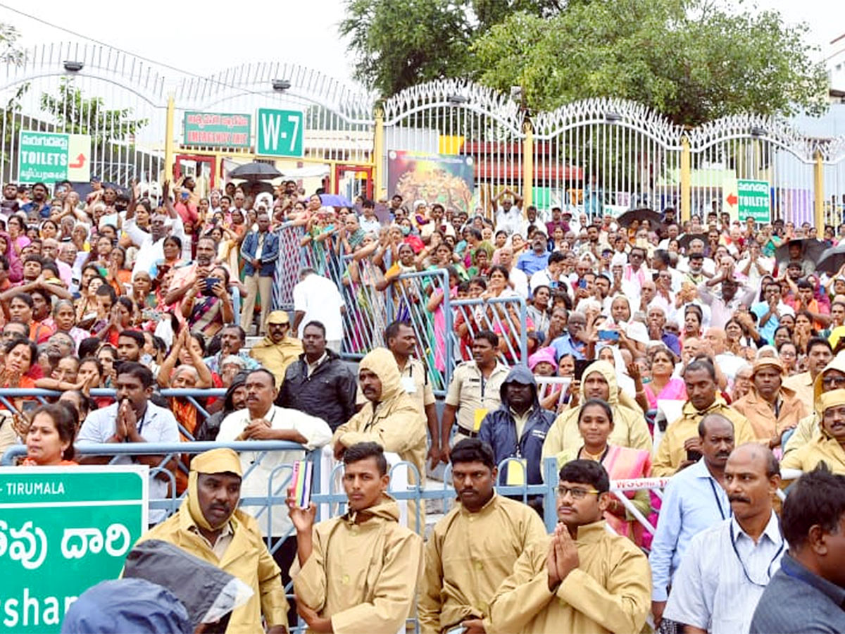 Tirumala Srivari Brahmotsavam 2022: Kalpavriksha Vahana Seva Photos - Sakshi4