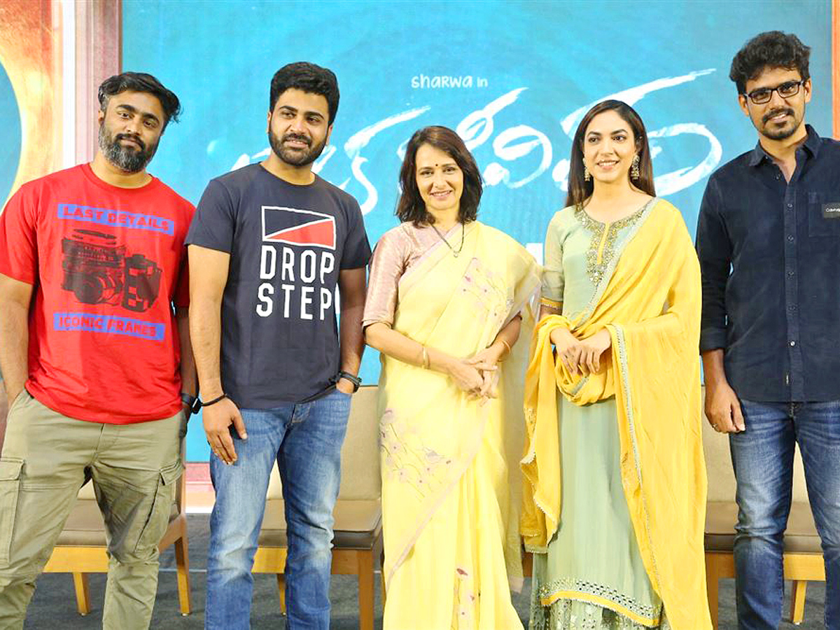 Oke Oka Jeevitham Press Meet Photo Gallery - Sakshi2