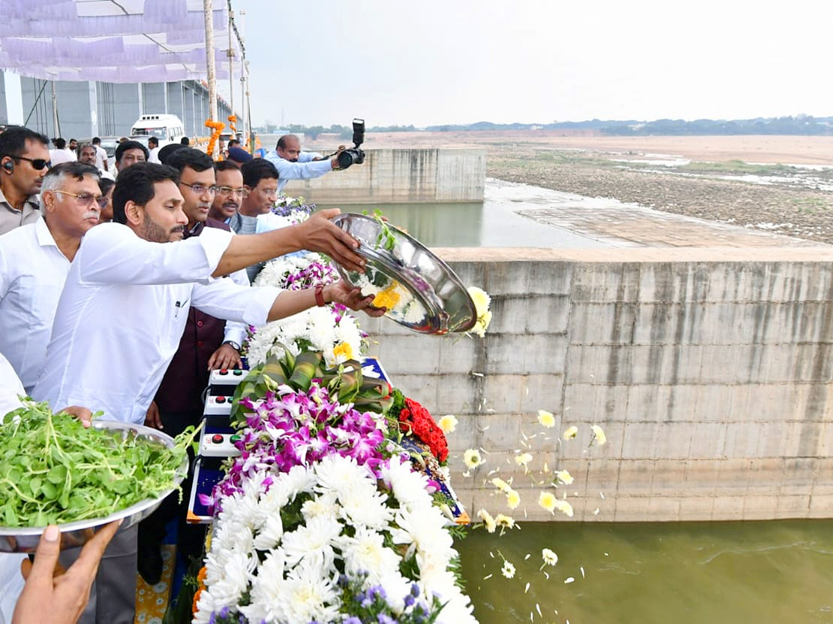 CM YS Jagan Nellore Tour Photo Gallery - Sakshi10