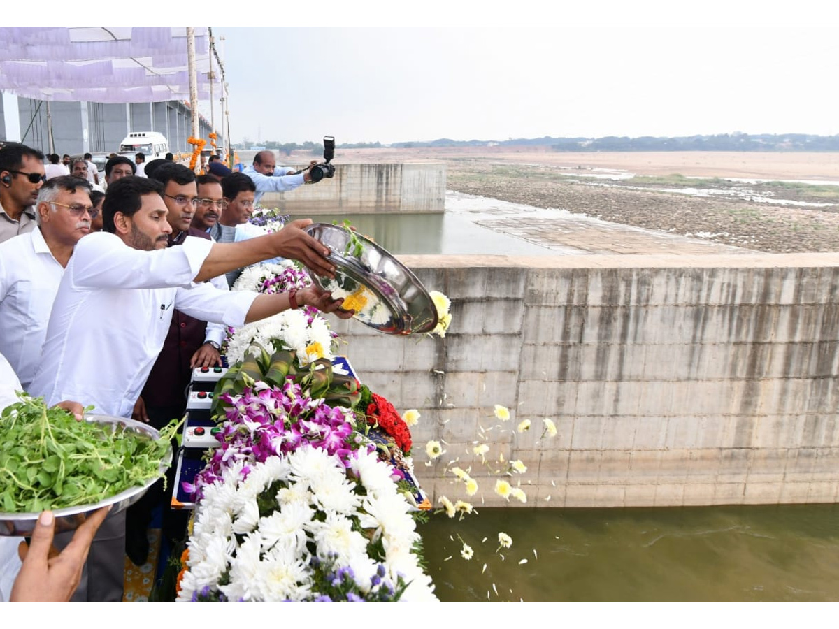 CM YS Jagan Nellore Tour Photo Gallery - Sakshi15