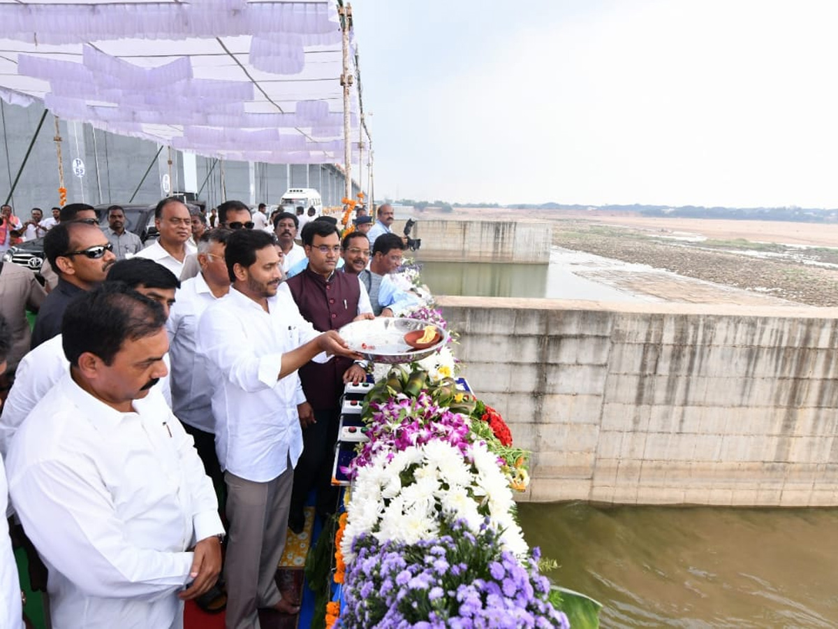 CM YS Jagan Nellore Tour Photo Gallery - Sakshi16