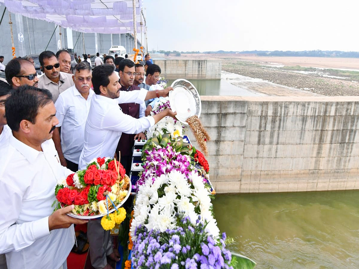 CM YS Jagan Nellore Tour Photo Gallery - Sakshi17