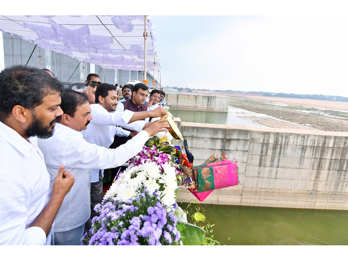 CM YS Jagan Nellore Tour Photo Gallery - Sakshi19