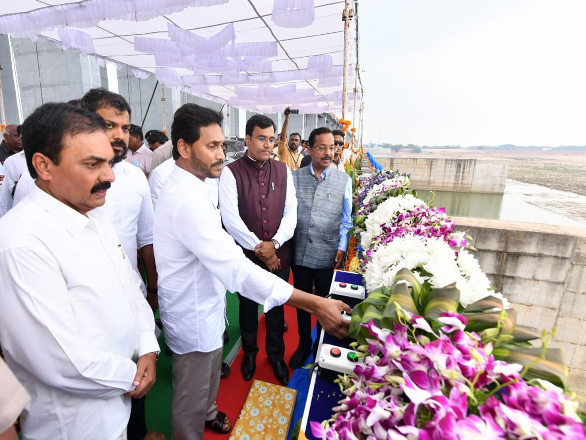 CM YS Jagan Nellore Tour Photo Gallery - Sakshi9