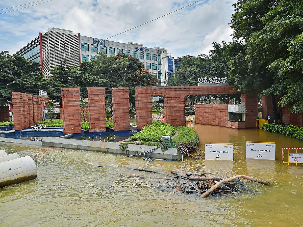 Heavy Flood in Bangalore Photos - Sakshi10