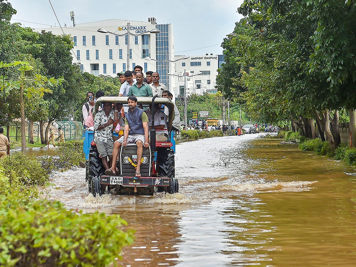 Heavy Flood in Bangalore Photos - Sakshi12