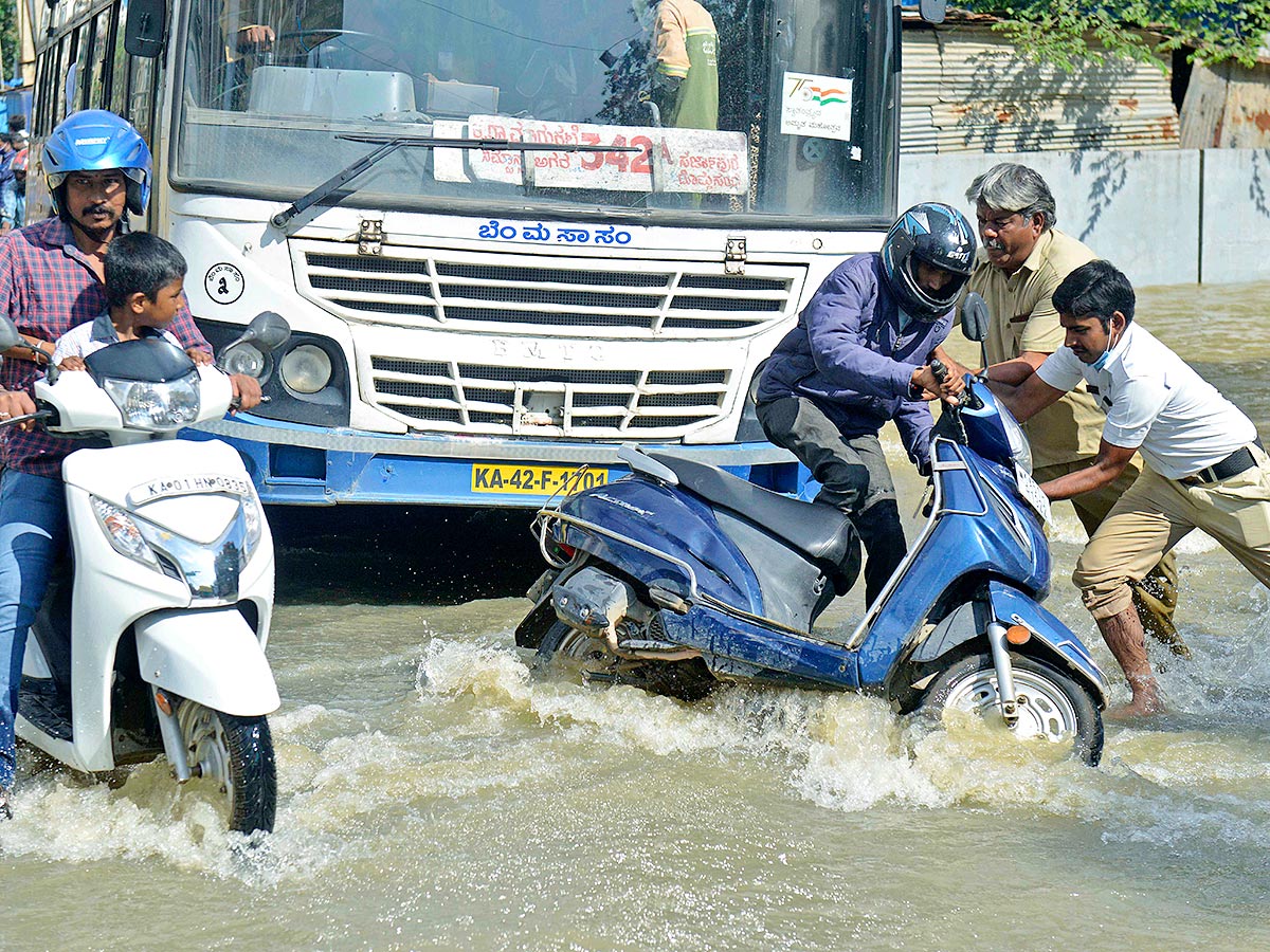 Heavy Flood in Bangalore Photos - Sakshi16