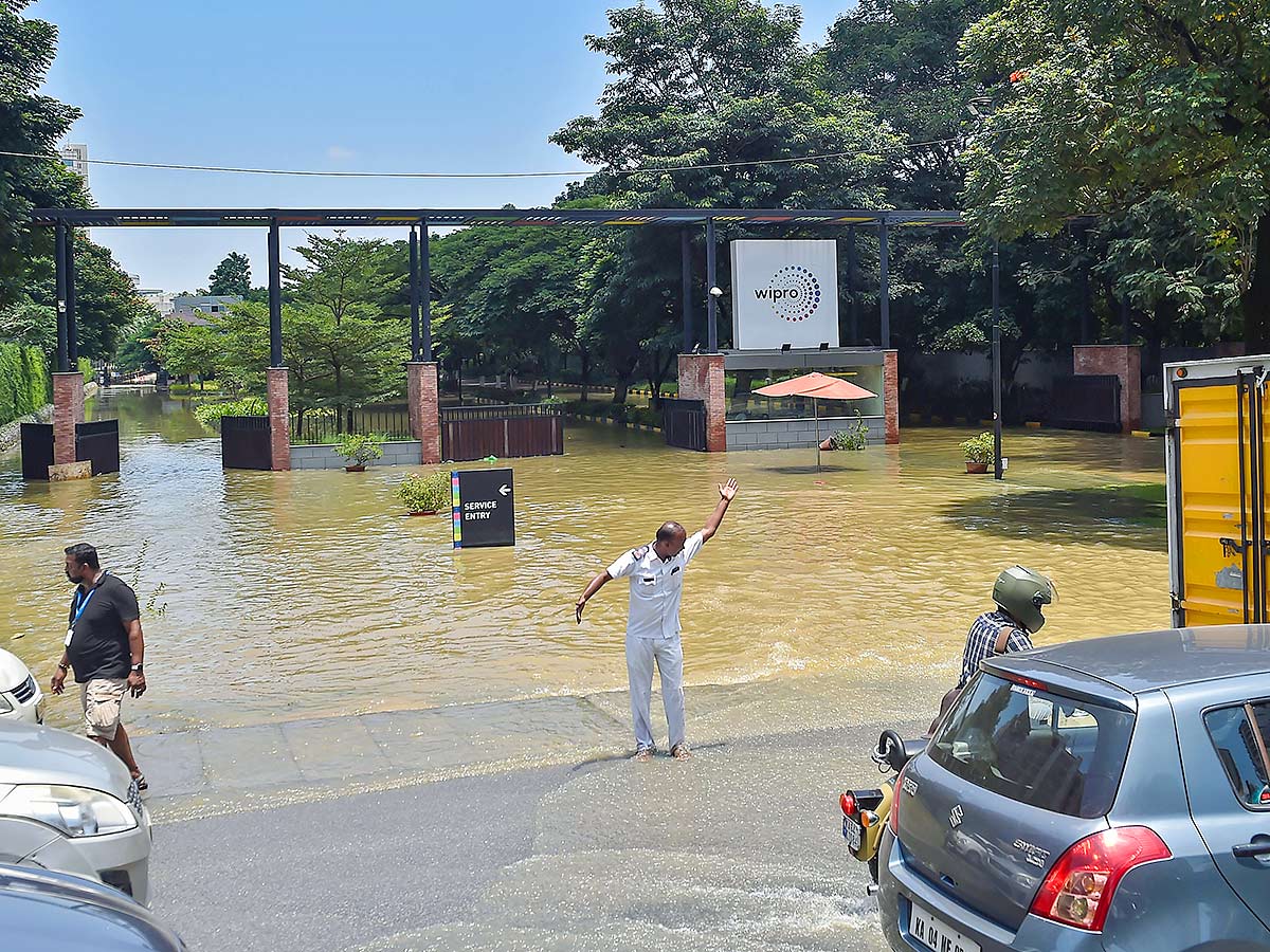 Heavy Flood in Bangalore Photos - Sakshi33