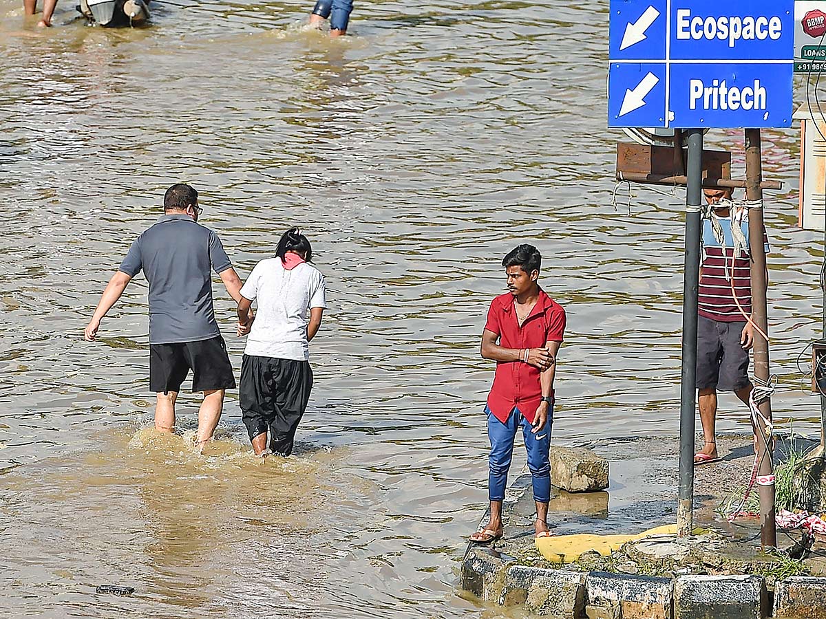 Heavy Flood in Bangalore Photos - Sakshi35