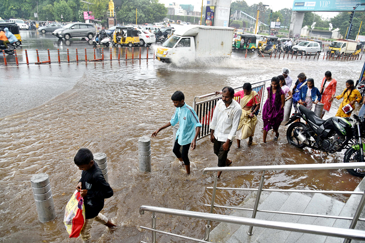 Heavy Rain in Hyderabad - Sakshi1