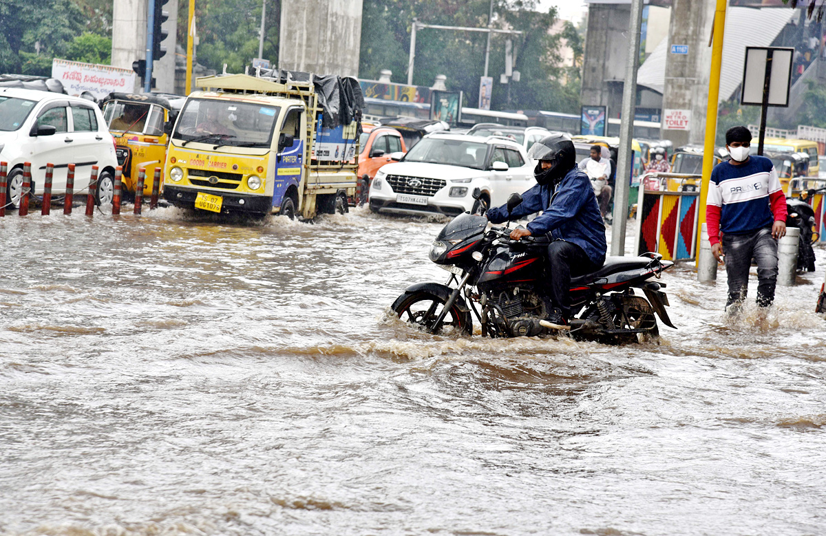 Heavy Rain in Hyderabad - Sakshi9