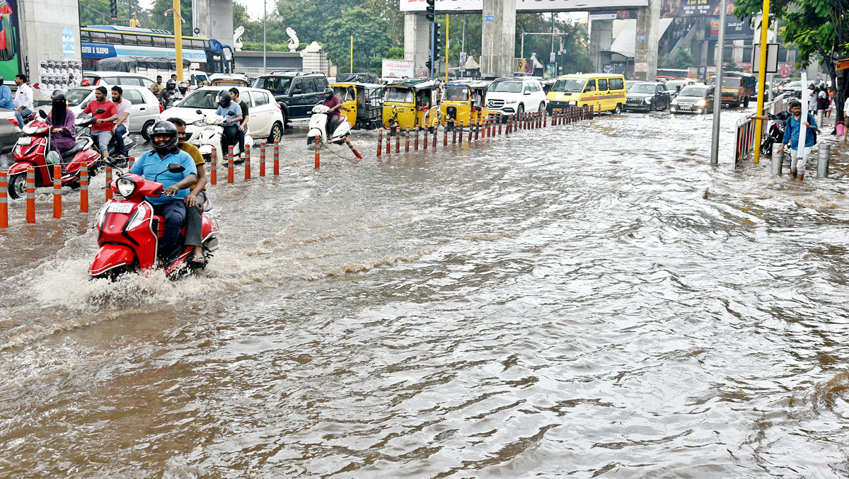 Heavy Rain in Hyderabad - Sakshi10