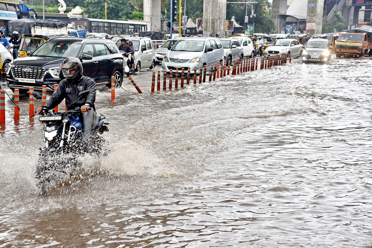 Heavy Rain in Hyderabad - Sakshi12