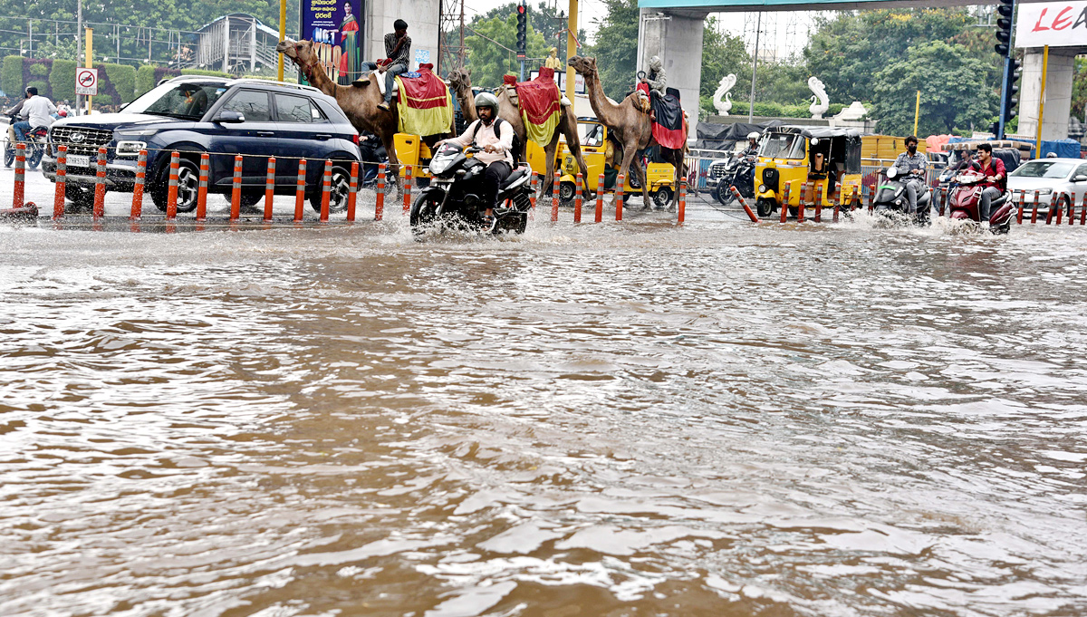 Heavy Rain in Hyderabad - Sakshi15