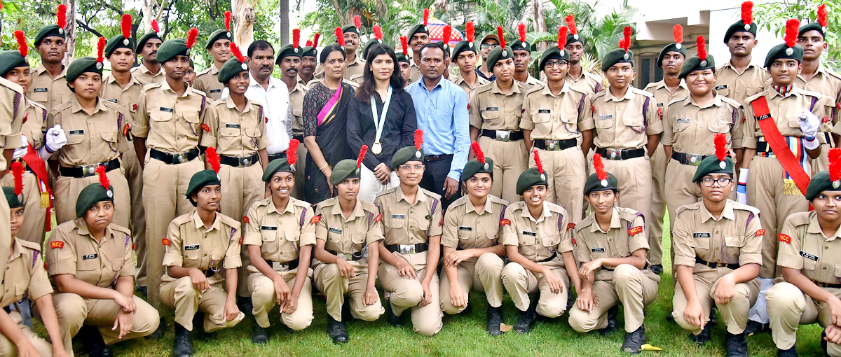 Nikhat Zareen facilitated by Domalguda AV College - Sakshi12