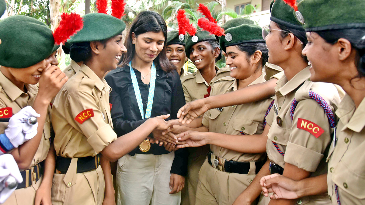 Nikhat Zareen facilitated by Domalguda AV College - Sakshi19