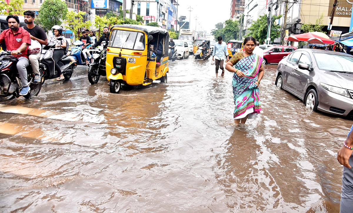 Heavy Rain in Hyderabad - Sakshi16