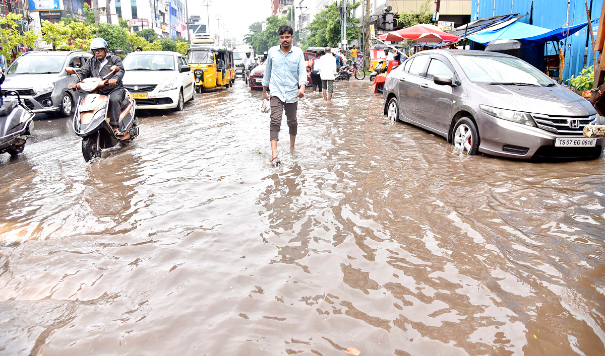 Heavy Rain in Hyderabad - Sakshi17