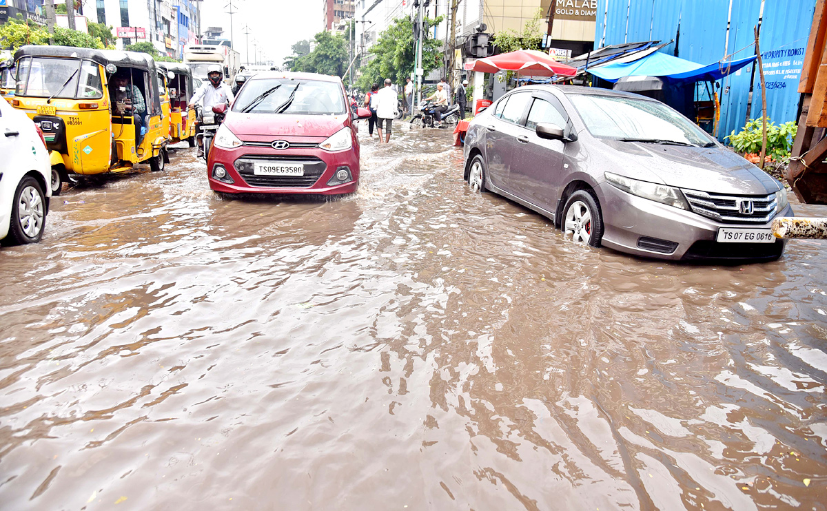 Heavy Rain in Hyderabad - Sakshi18