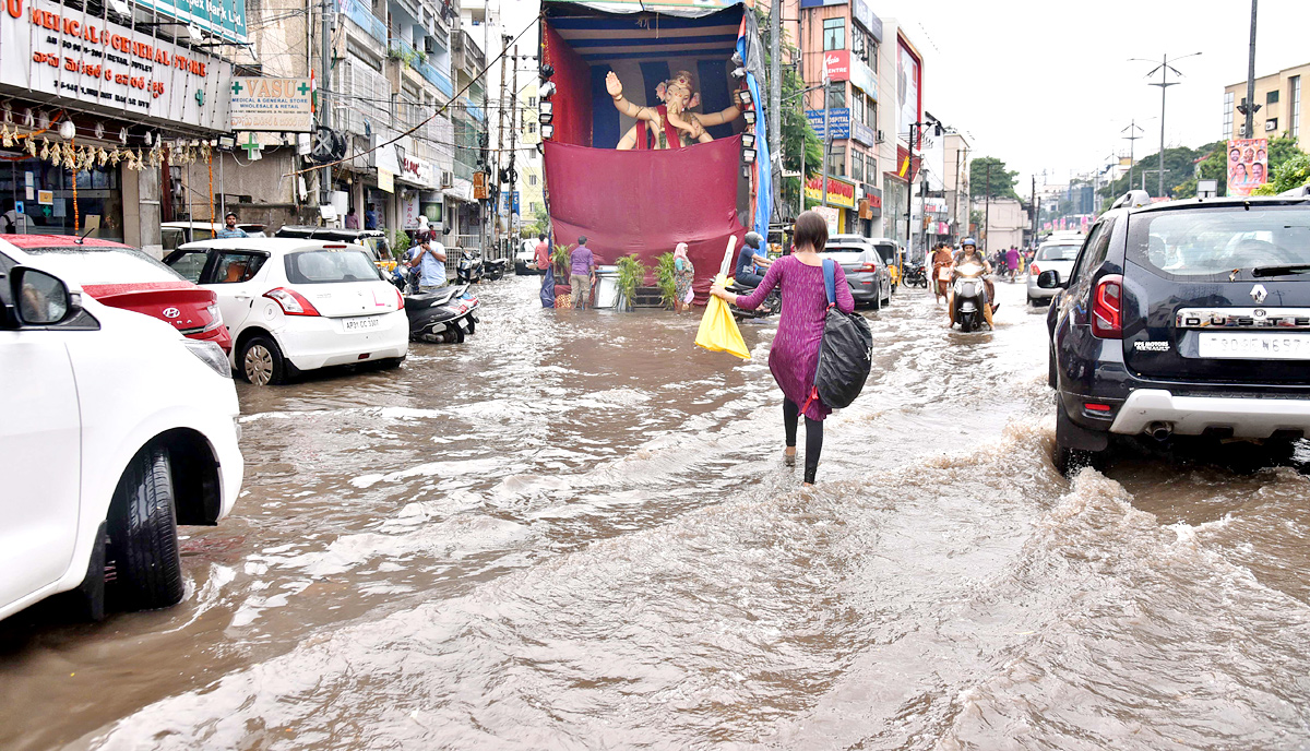 Heavy Rain in Hyderabad - Sakshi19