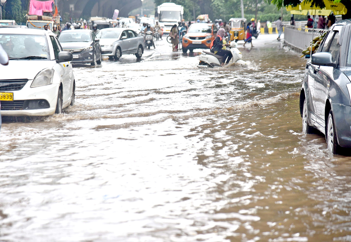 Heavy Rain in Hyderabad - Sakshi24