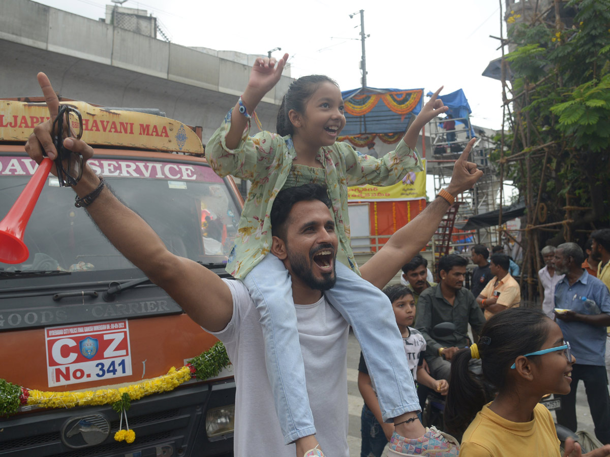 Ganesh nimajjanam in Hyderabad 2022 celerbrations Photo Gallery - Sakshi72