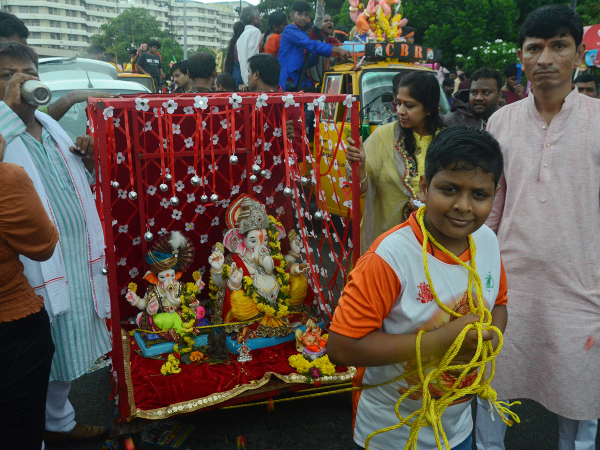 Ganesh nimajjanam in Hyderabad 2022 celerbrations Photo Gallery - Sakshi23