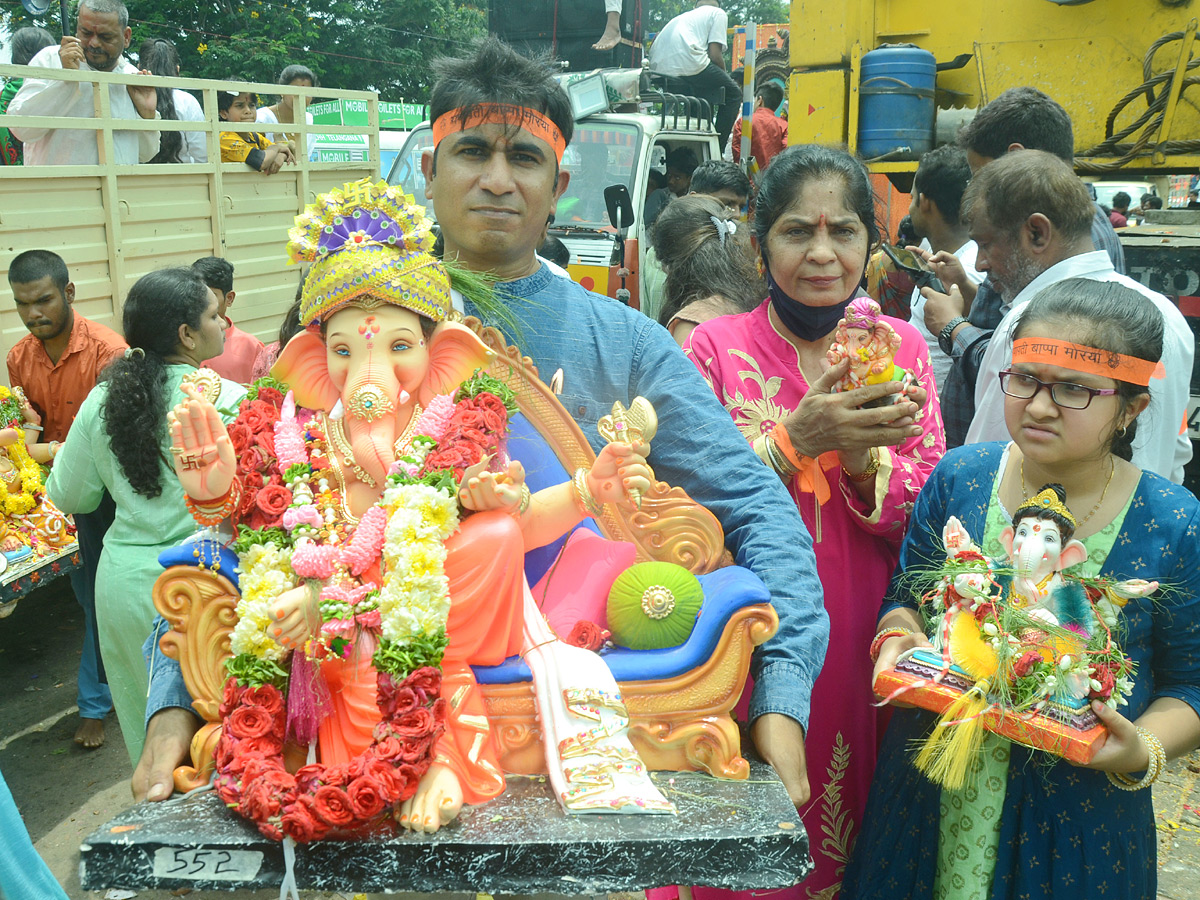 Ganesh nimajjanam in Hyderabad 2022 celerbrations Photo Gallery - Sakshi29