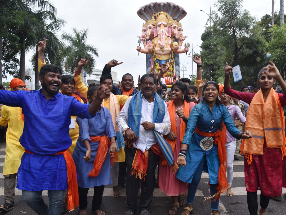 khairatabad ganesh nimajjanam Photo Gallery - Sakshi19