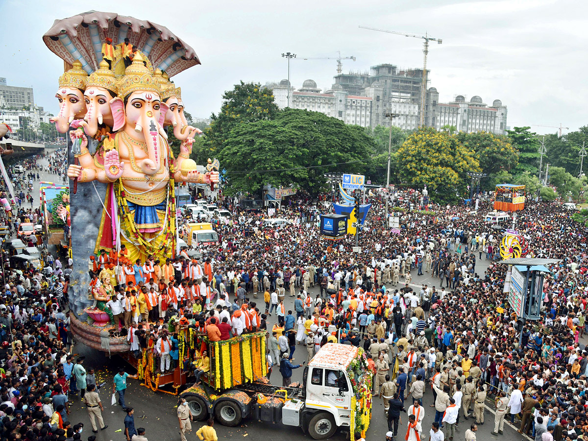 khairatabad ganesh nimajjanam Photo Gallery - Sakshi20