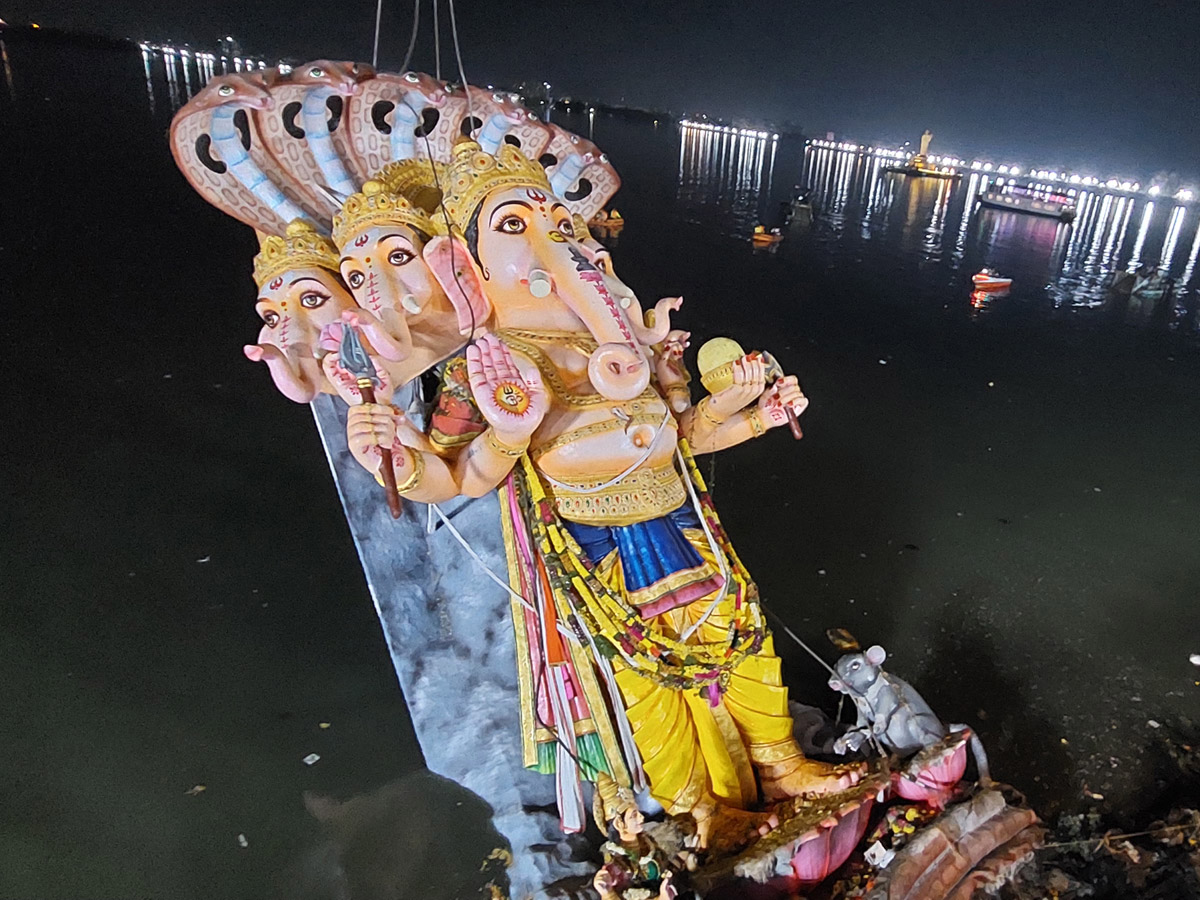 khairatabad ganesh nimajjanam Photo Gallery - Sakshi21