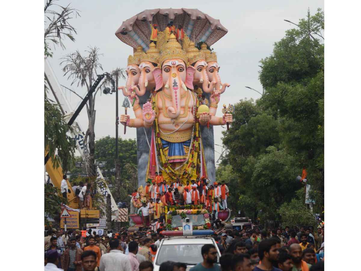 khairatabad ganesh nimajjanam Photo Gallery - Sakshi26