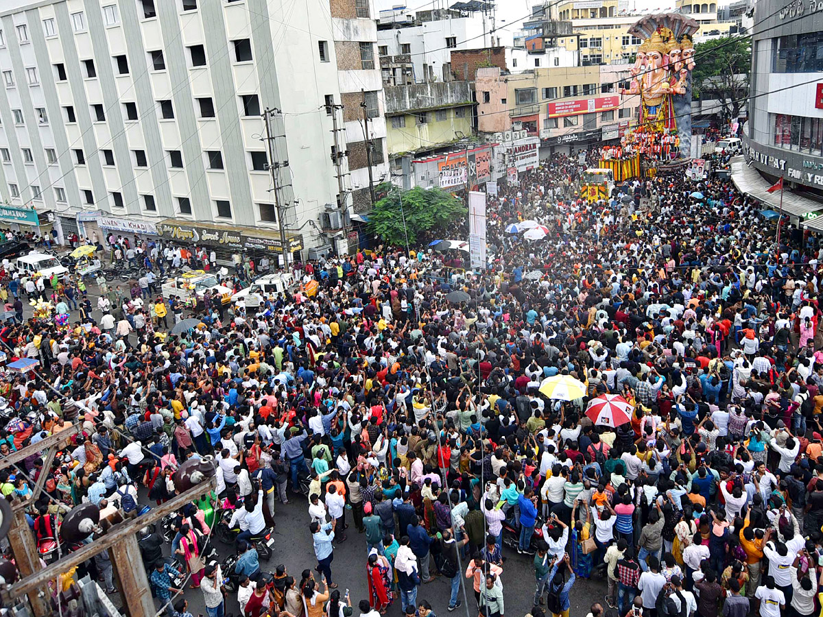 khairatabad ganesh nimajjanam Photo Gallery - Sakshi8