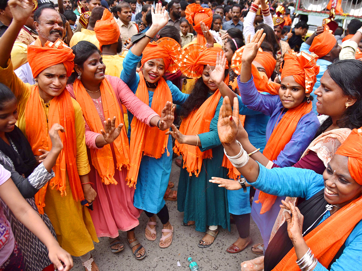 khairatabad ganesh nimajjanam Photo Gallery - Sakshi9