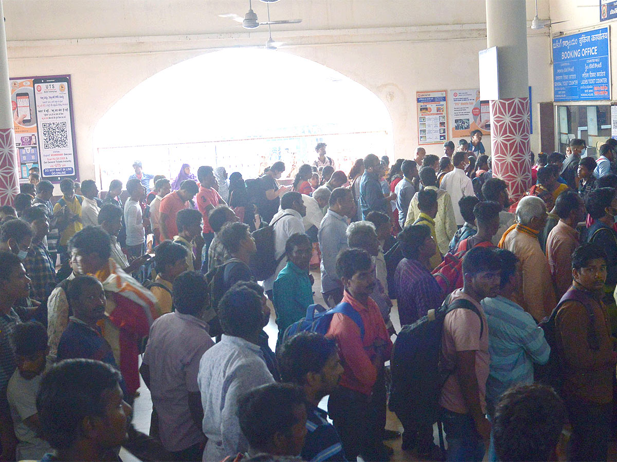 Dussehra Effect: Passengers Rush At Secunderabad And JBS Station, Pics Inside - Sakshi13