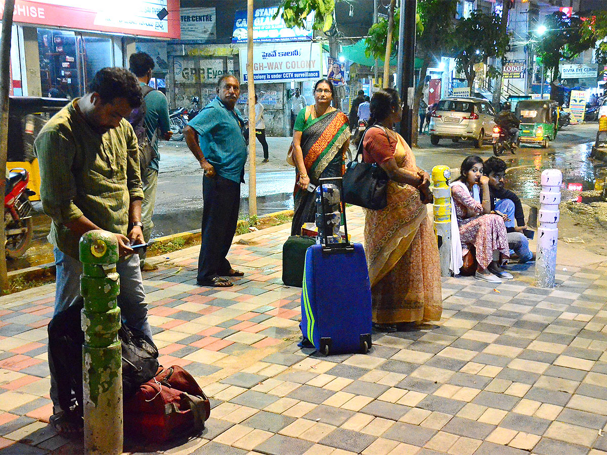 Dussehra Effect: Passengers Rush At Secunderabad And JBS Station, Pics Inside - Sakshi16