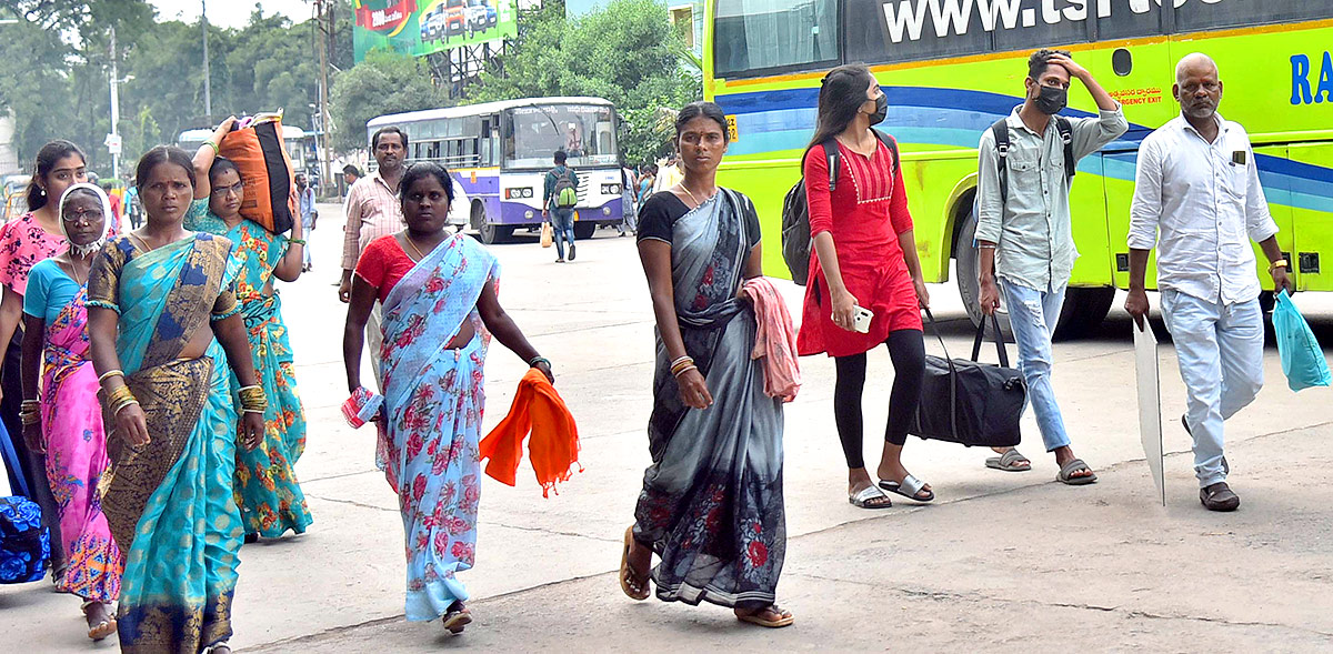 Dussehra Effect: Passengers Rush At Secunderabad And JBS Station, Pics Inside - Sakshi22