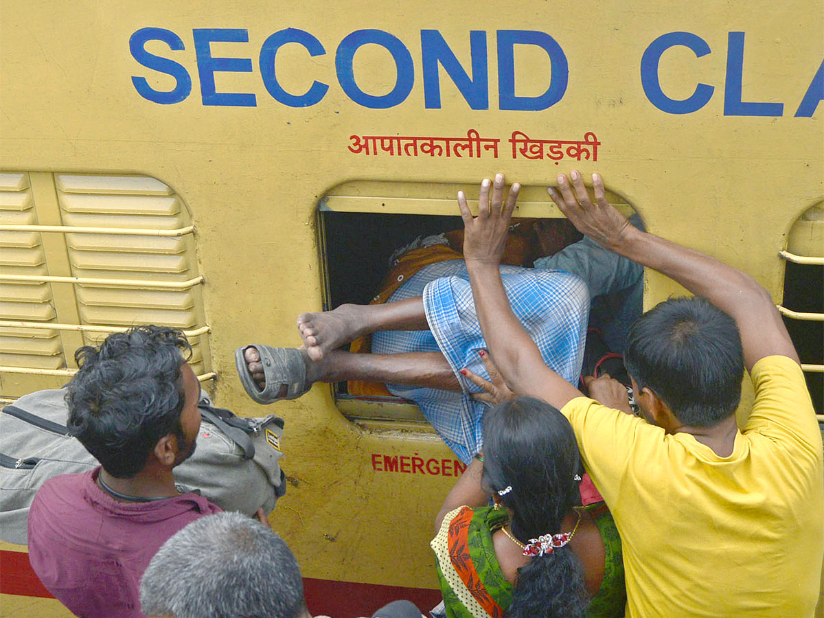 Dussehra Effect: Passengers Rush At Secunderabad And JBS Station, Pics Inside - Sakshi9