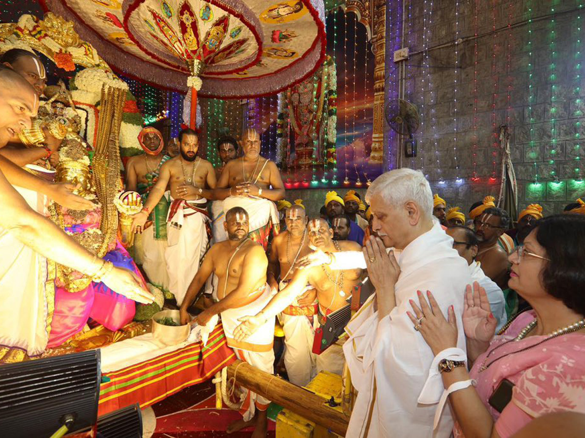 Tirumala Srivari Brahmotsavam 2022 Garuda Vahana Seva Photo Gallery - Sakshi2