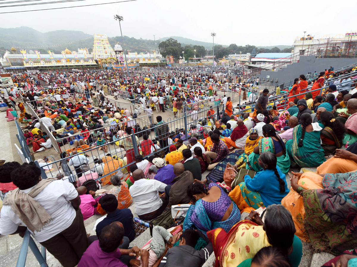 Tirumala Srivari Brahmotsavam 2022 Garuda Vahana Seva Photo Gallery - Sakshi11