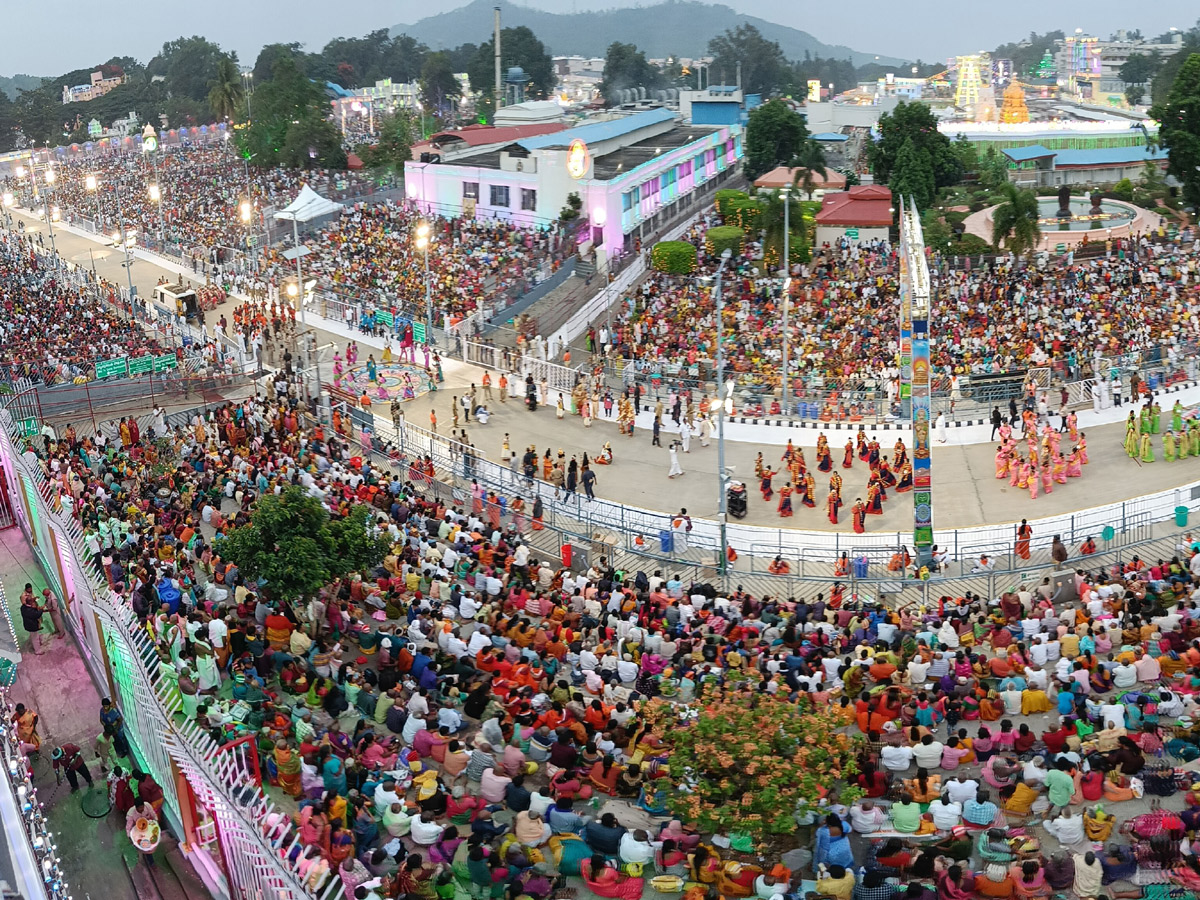 Tirumala Srivari Brahmotsavam 2022 Garuda Vahana Seva Photo Gallery - Sakshi12