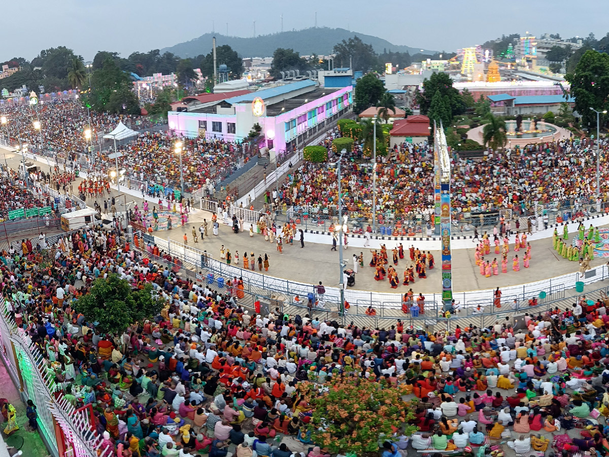 Tirumala Srivari Brahmotsavam 2022 Garuda Vahana Seva Photo Gallery - Sakshi13