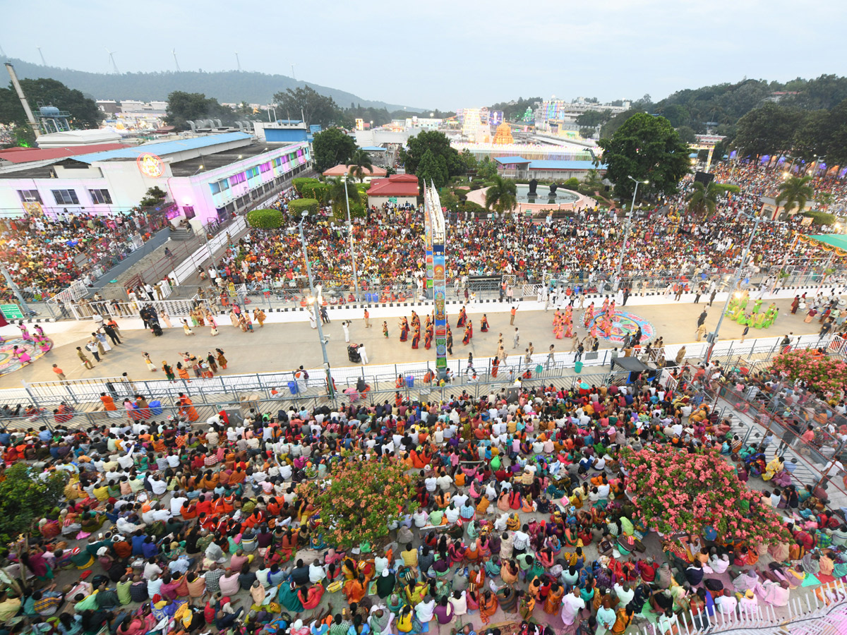 Tirumala Srivari Brahmotsavam 2022 Garuda Vahana Seva Photo Gallery - Sakshi7