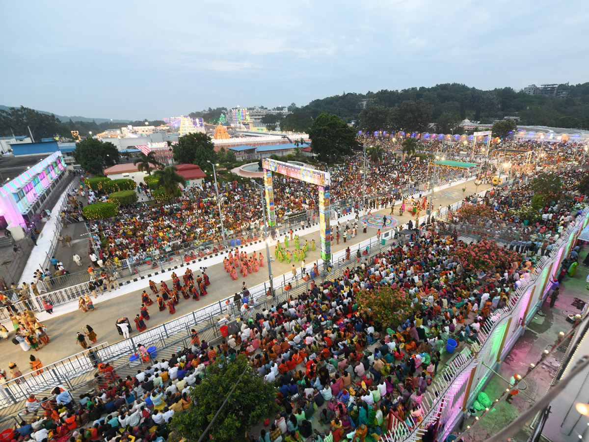 Tirumala Srivari Brahmotsavam 2022 Garuda Vahana Seva Photo Gallery - Sakshi8