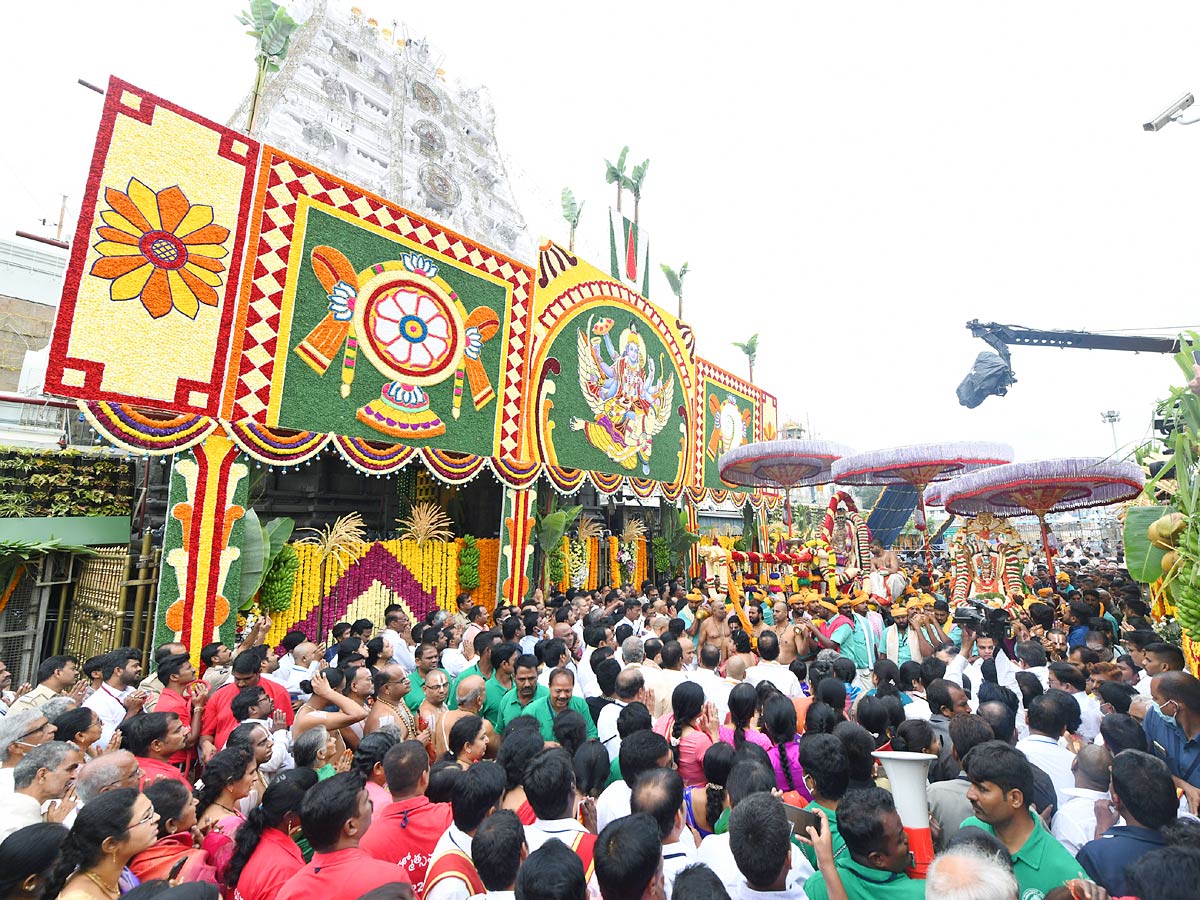 Tirumala Srivari Brahmotsavam 2022 Mohini Avataram - Sakshi11