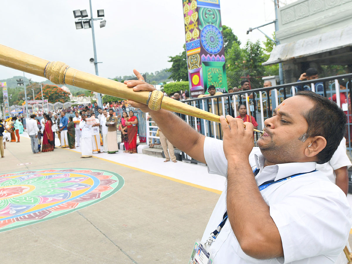 Tirumala Srivari Brahmotsavam 2022 Mohini Avataram - Sakshi12