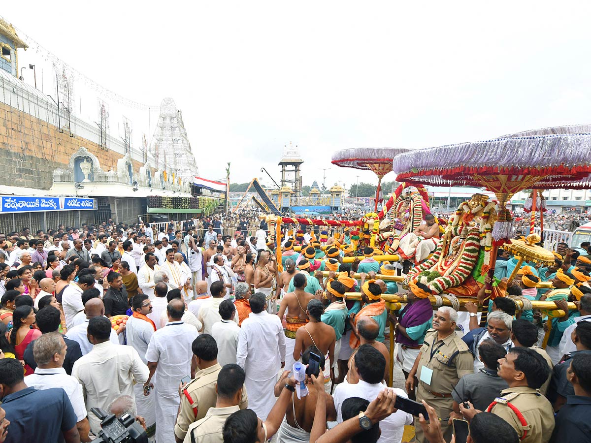 Tirumala Srivari Brahmotsavam 2022 Mohini Avataram - Sakshi22