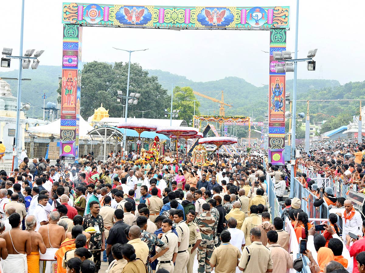 Tirumala Srivari Brahmotsavam 2022 Mohini Avataram - Sakshi27