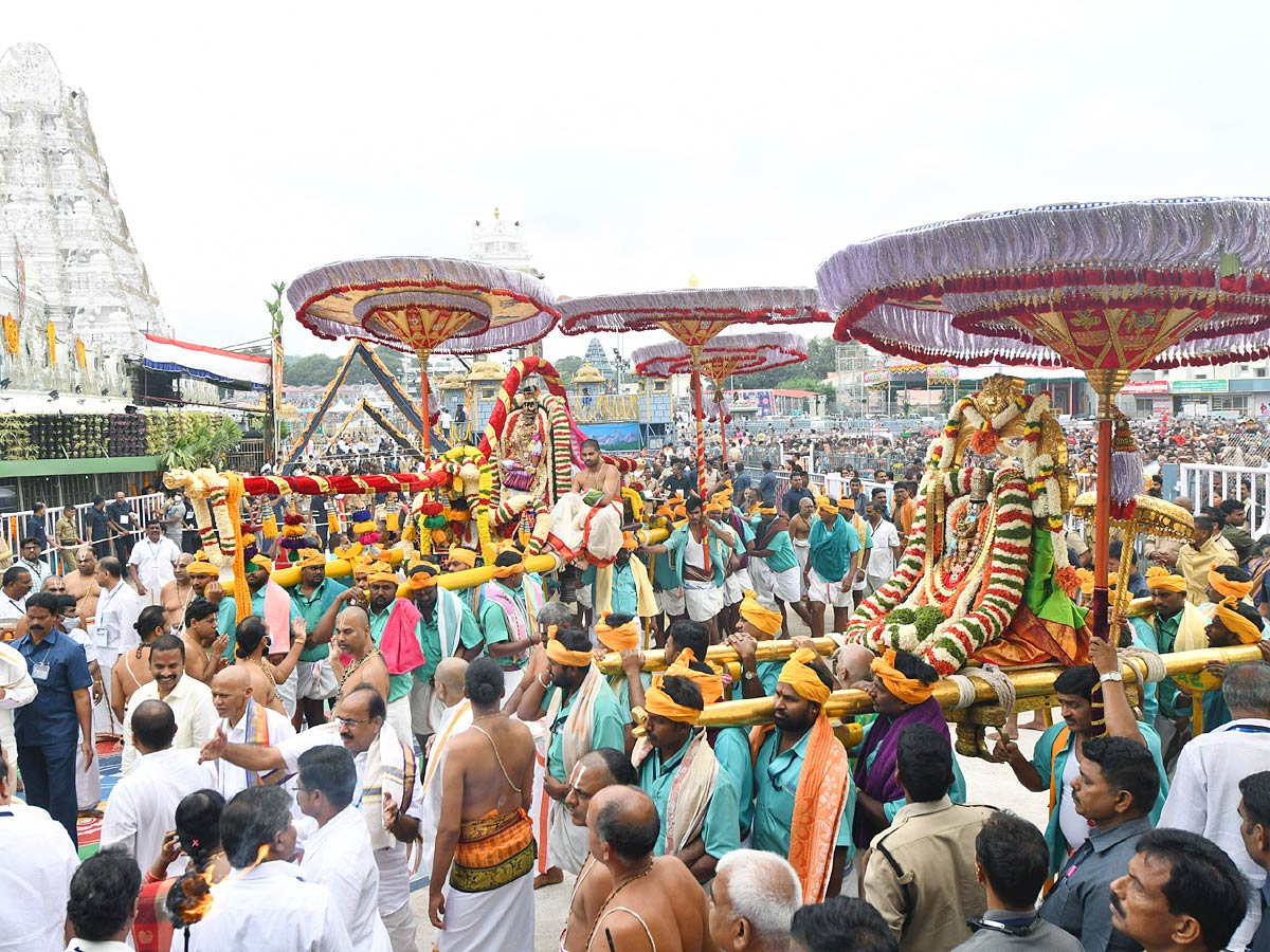 Tirumala Srivari Brahmotsavam 2022 Mohini Avataram - Sakshi4