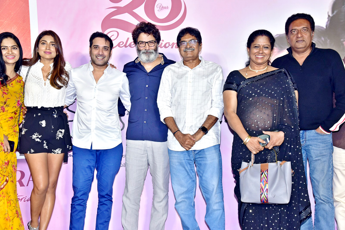  Nuvve Nuvve Movie 20th Anniversary Press Meet Photo Gallery - Sakshi9